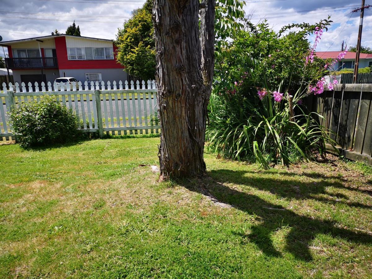 Cheerful 4 Bedroom Holiday Home Rotorua Exterior foto
